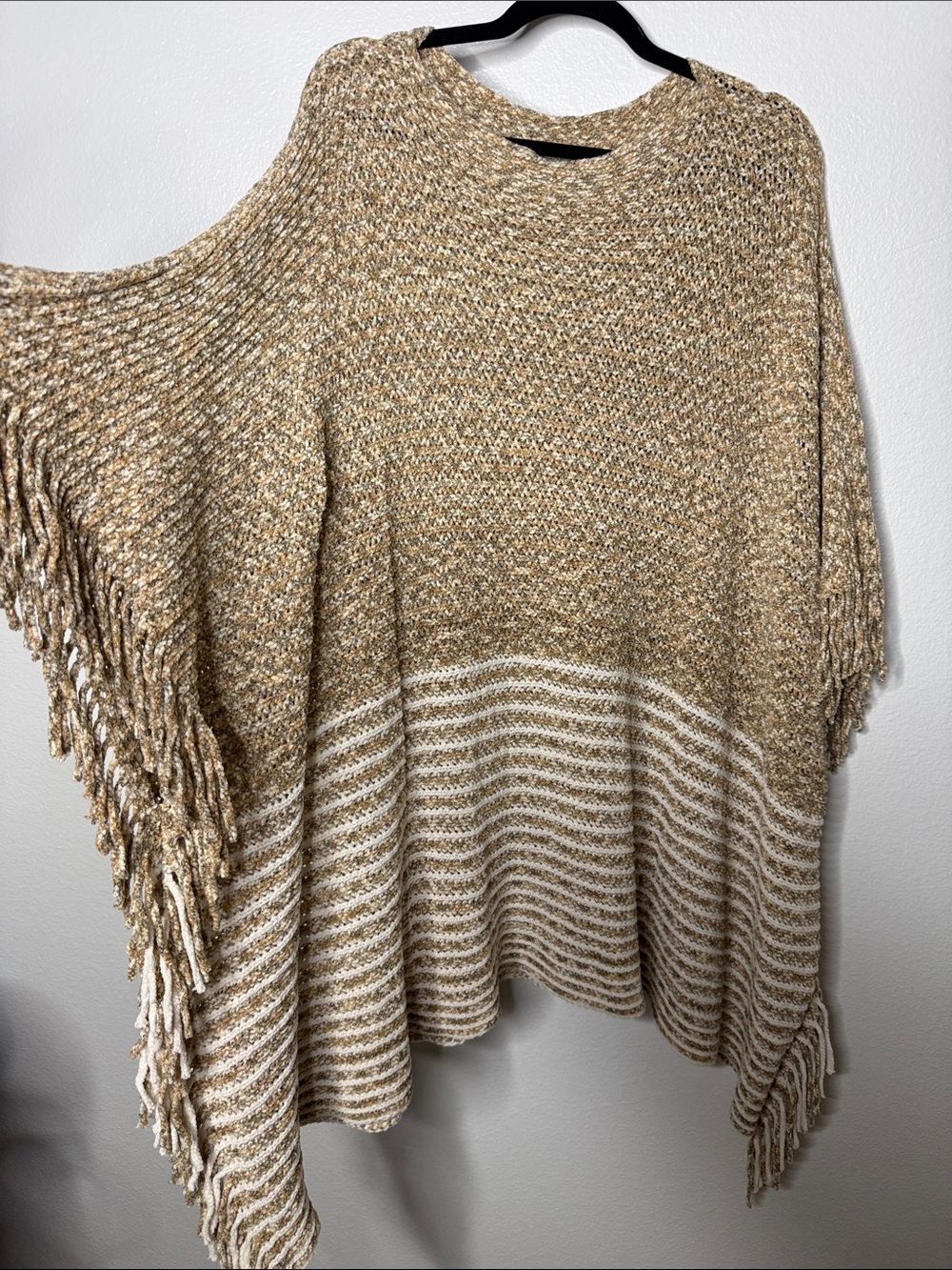 Ivory Taupe Lightweight Chenille Poncho With Fringe O/S. NEW! - Picture 3 of 9